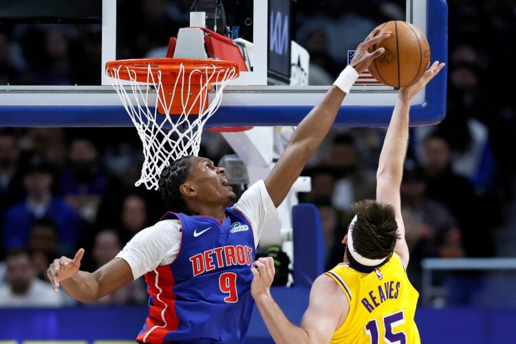 Daniss Jenkins puts up career-high 30 points as Pistons end Lakers' 9-game win streak, 113-110